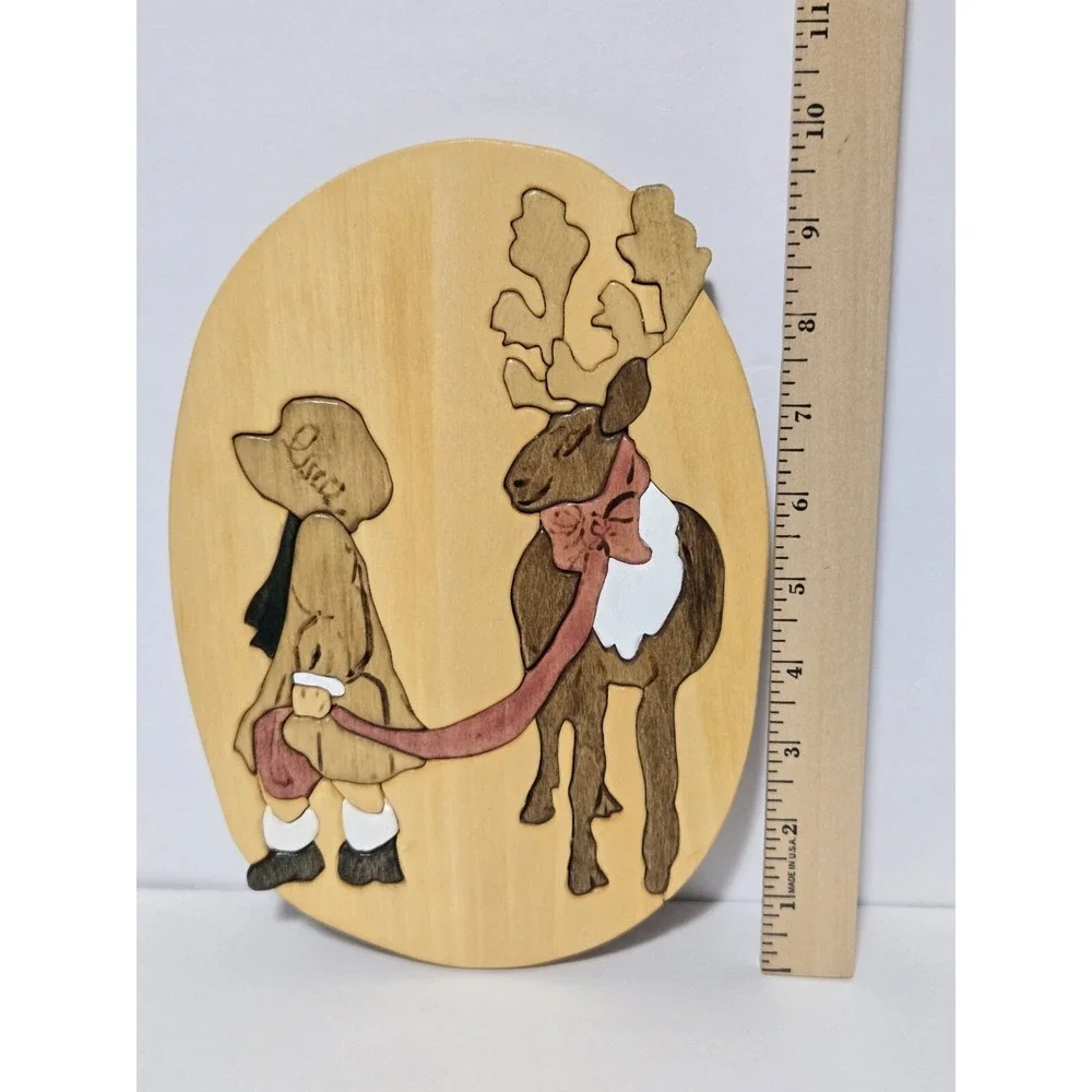 VINTAGE Wood Art Oval Christmas Reindeer Holly‎ Hobbie Handmade Signed Decor